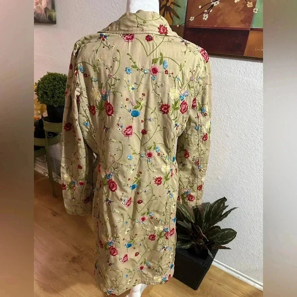 Light blue beautiful tan embroidered flowers long jacket 💐 🌸 size M - Picture 8 of 14
